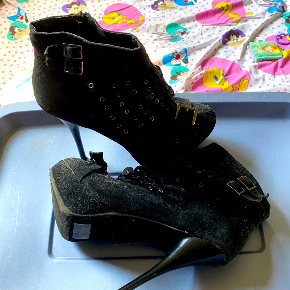 Ankle boots